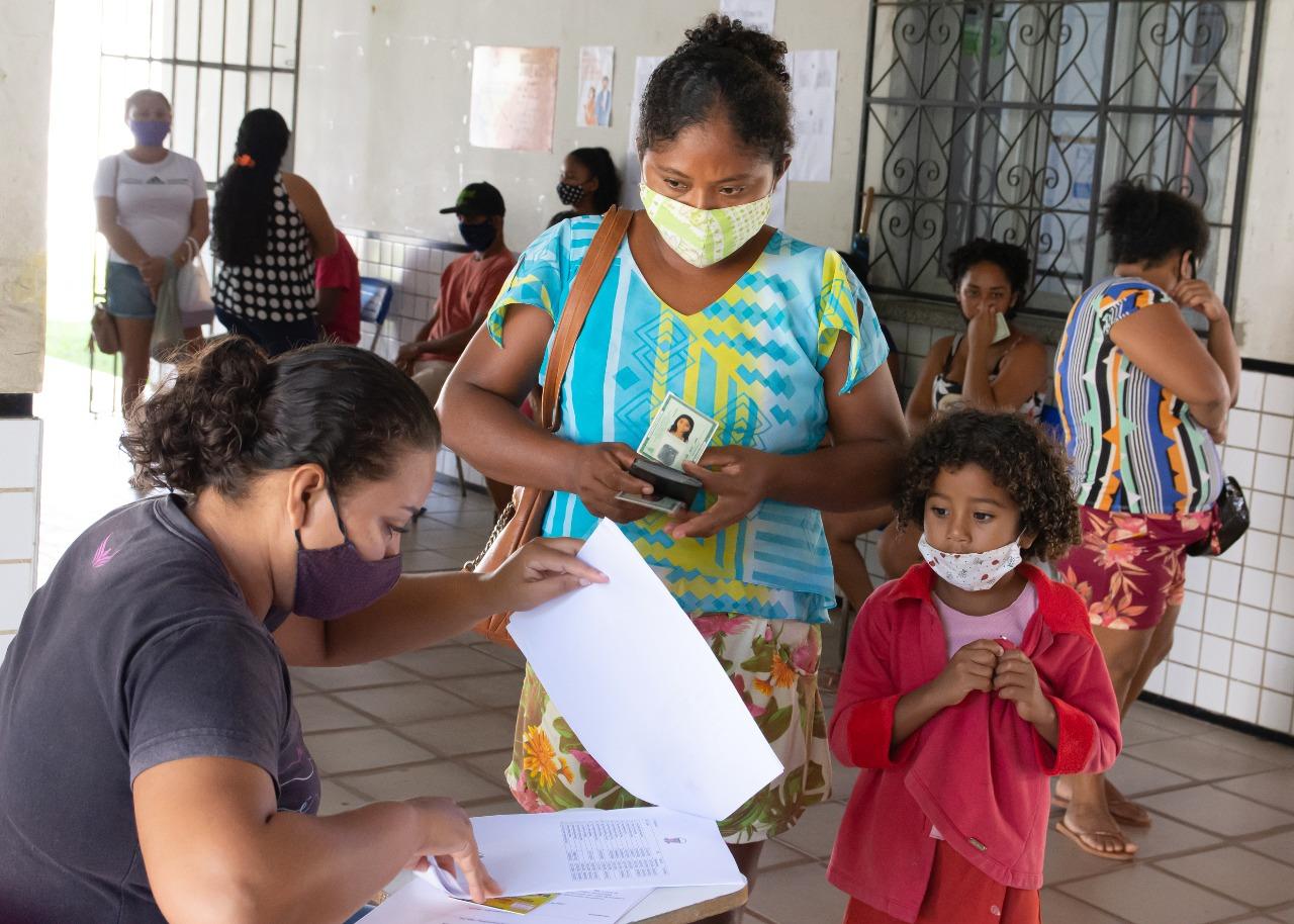 Merenda escolar começa a ser distribuída aos alunos de Centro Novo do Maranhão