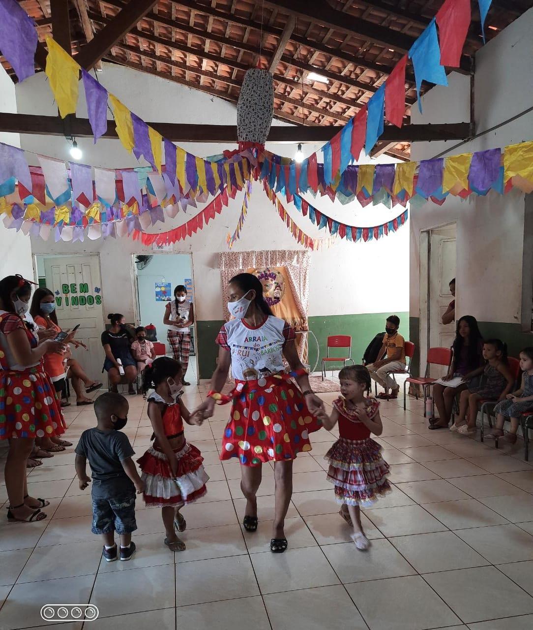 Escola Municipal Rui Barbosa realiza culminância do Projeto Festas Juninas