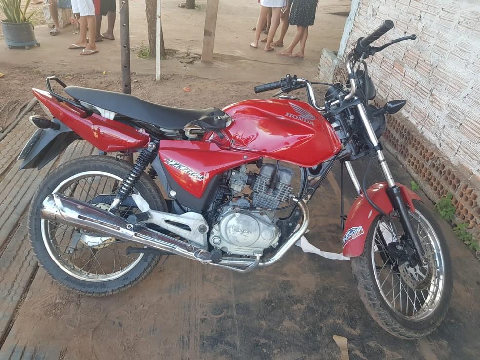 Motorista fica gravemente ferido após colidir na traseira de caminhão na BR-316, em Caxias