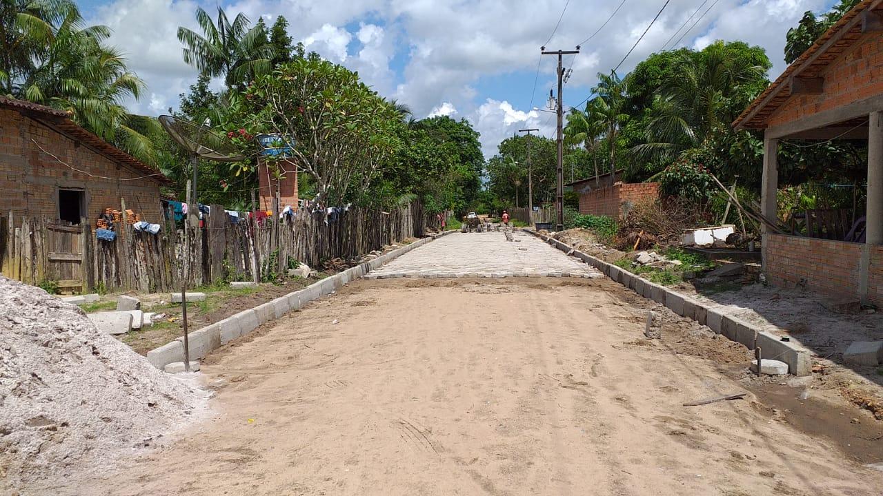 Prefeitura de Junco do Maranhão executa pavimentação no Povoado Vilela