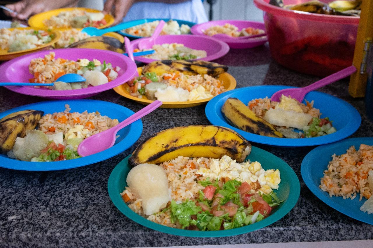 Alimentação escolar nutritiva e variada no cotidiano dos alunos de Centro Novo