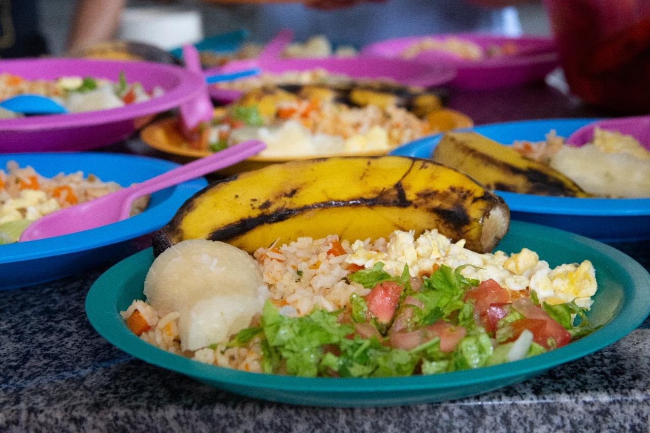 Alimentação escolar nutritiva e variada no cotidiano dos alunos de Centro Novo