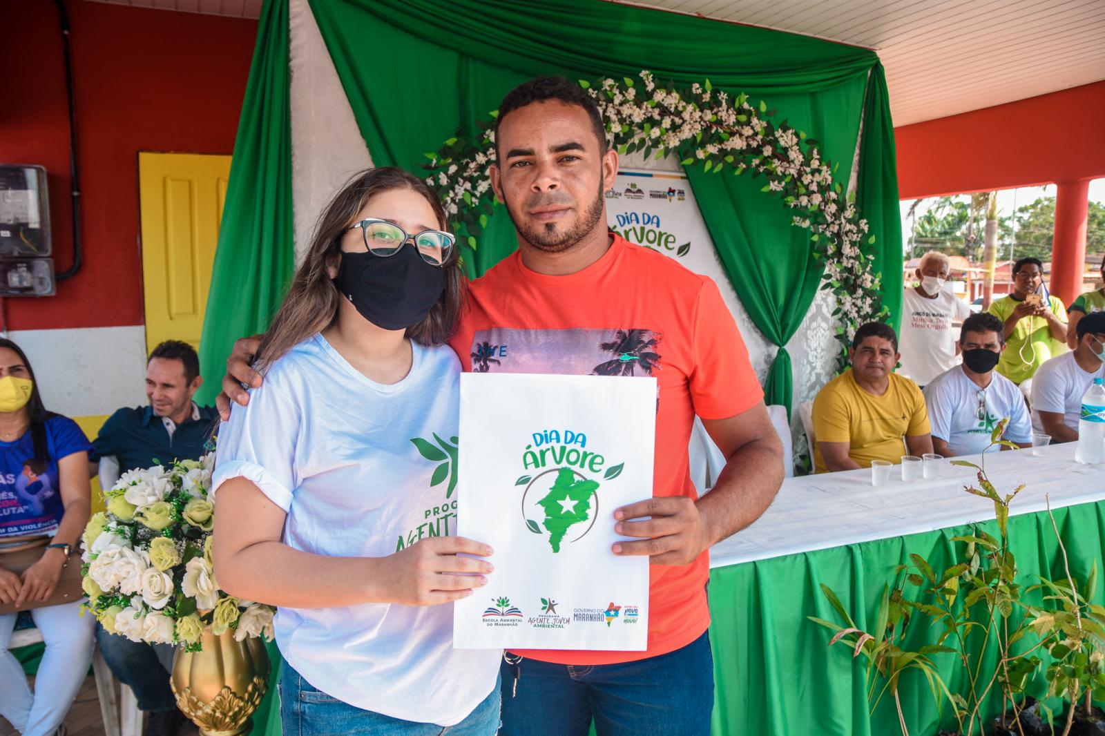 Plante uma esperança! Junco do Maranhão celebrou o Dia da Árvore com plantio de mudas e entrega dos cartões do Agente Jovem Ambiental