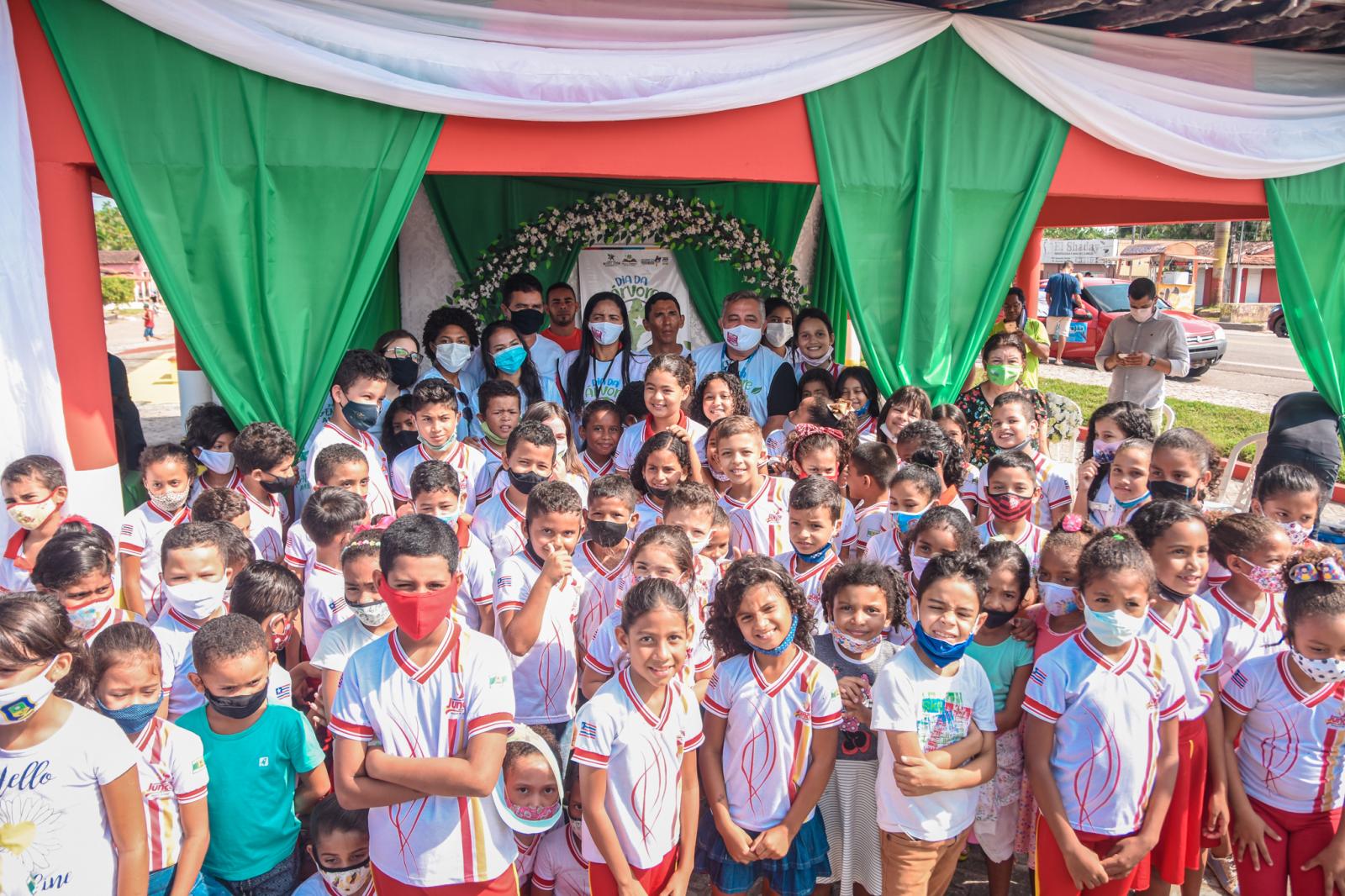 Plante uma esperança! Junco do Maranhão celebrou o Dia da Árvore com plantio de mudas e entrega dos cartões do Agente Jovem Ambiental