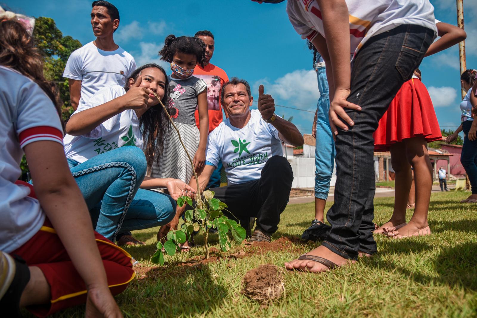 Plante uma esperança! Junco do Maranhão celebrou o Dia da Árvore com plantio de mudas e entrega dos cartões do Agente Jovem Ambiental