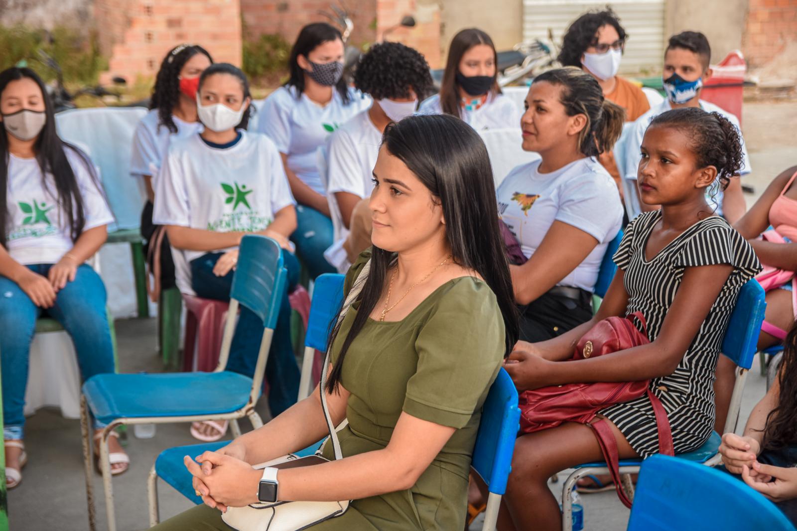 Prefeitura e Governo do Estado realizam entrega dos cartões do Programa Agente Jovem Ambiental em Centro Novo