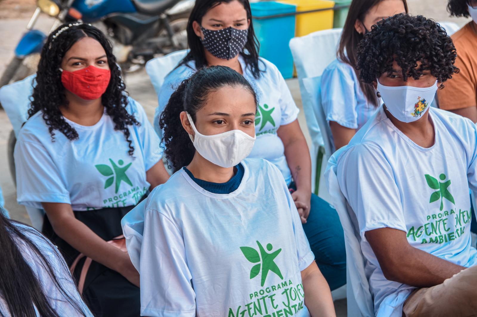 Prefeitura e Governo do Estado realizam entrega dos cartões do Programa Agente Jovem Ambiental em Centro Novo