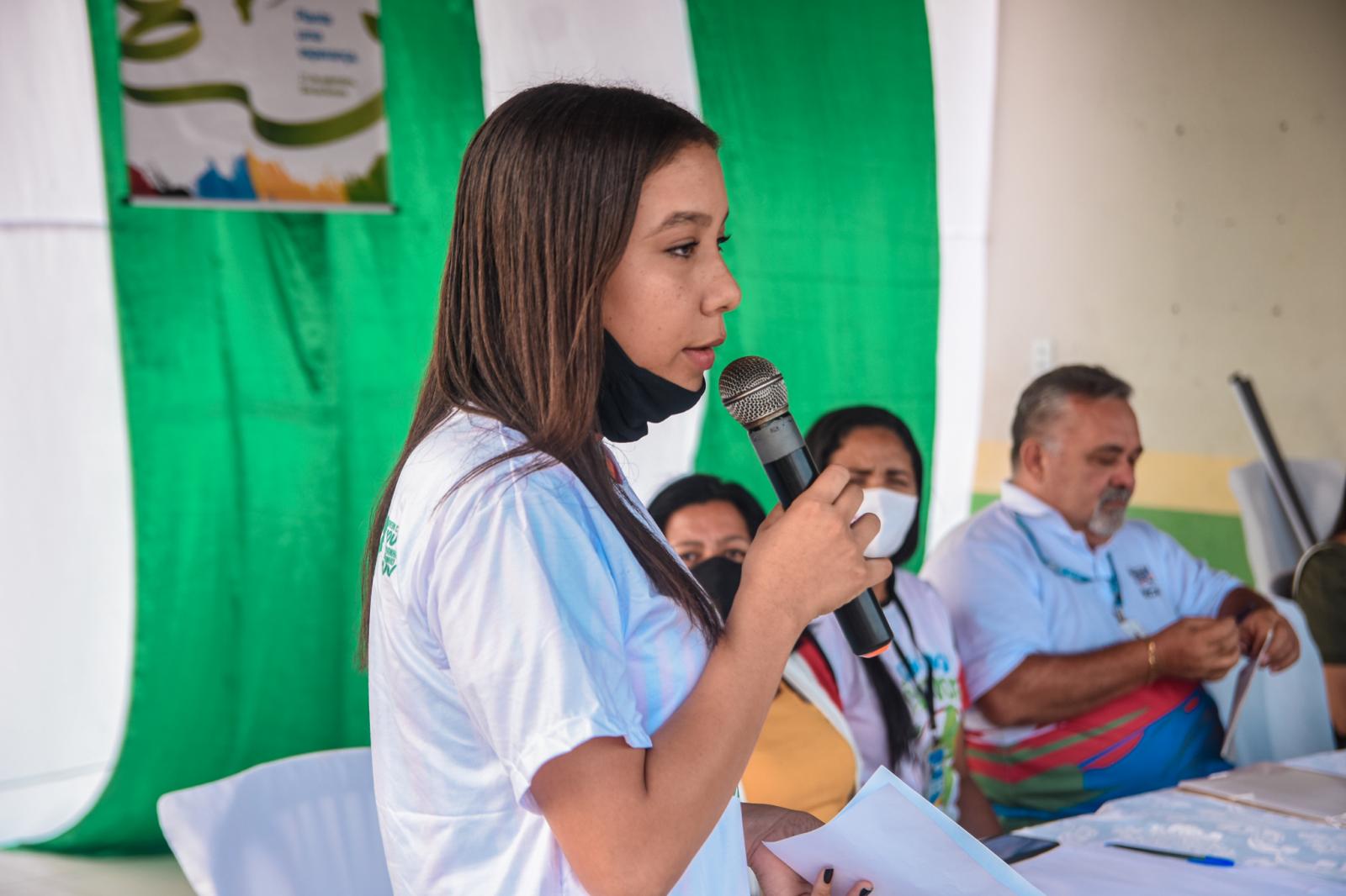 Prefeitura e Governo do Estado realizam entrega dos cartões do Programa Agente Jovem Ambiental em Centro Novo