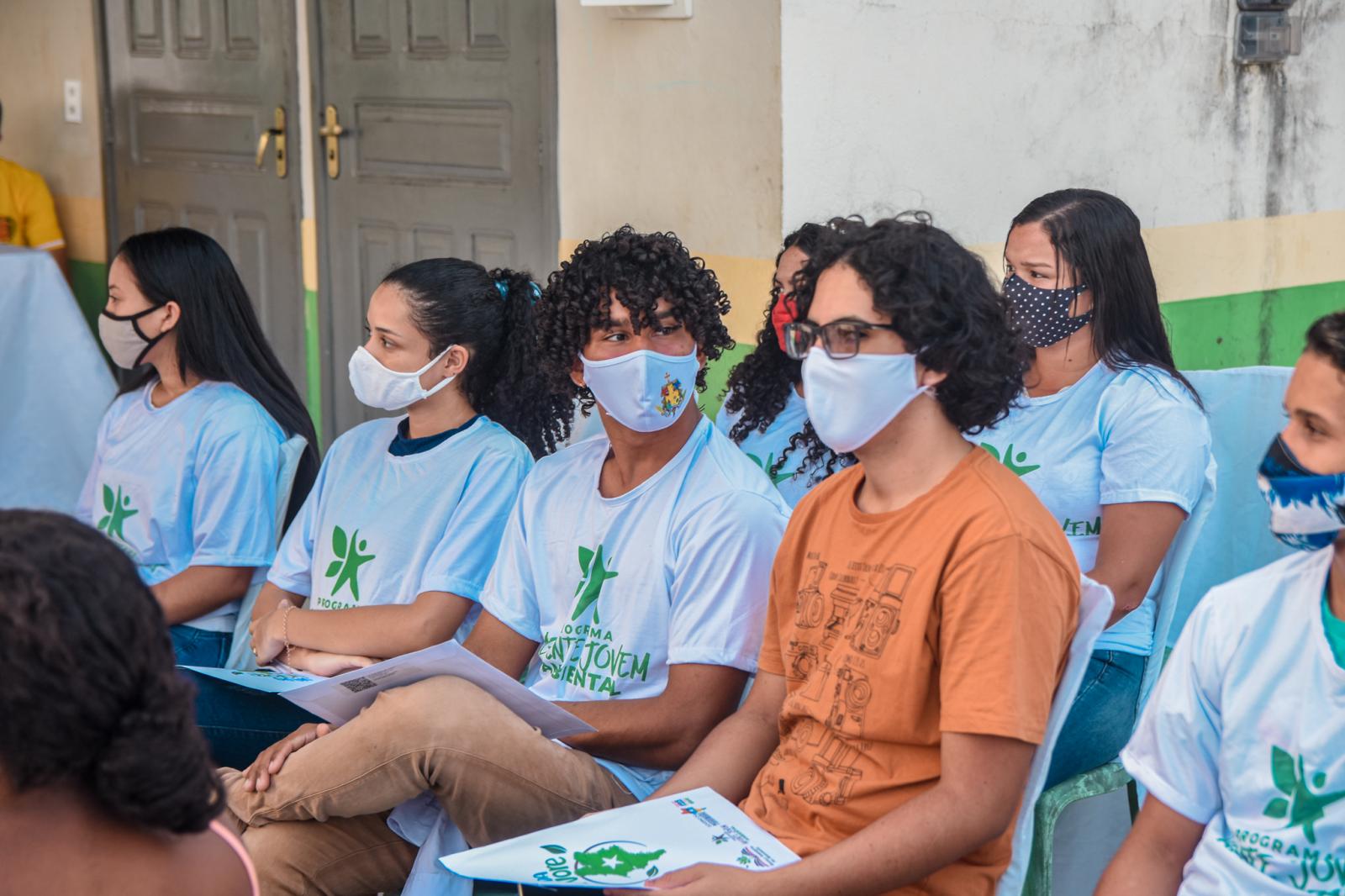 Prefeitura e Governo do Estado realizam entrega dos cartões do Programa Agente Jovem Ambiental em Centro Novo