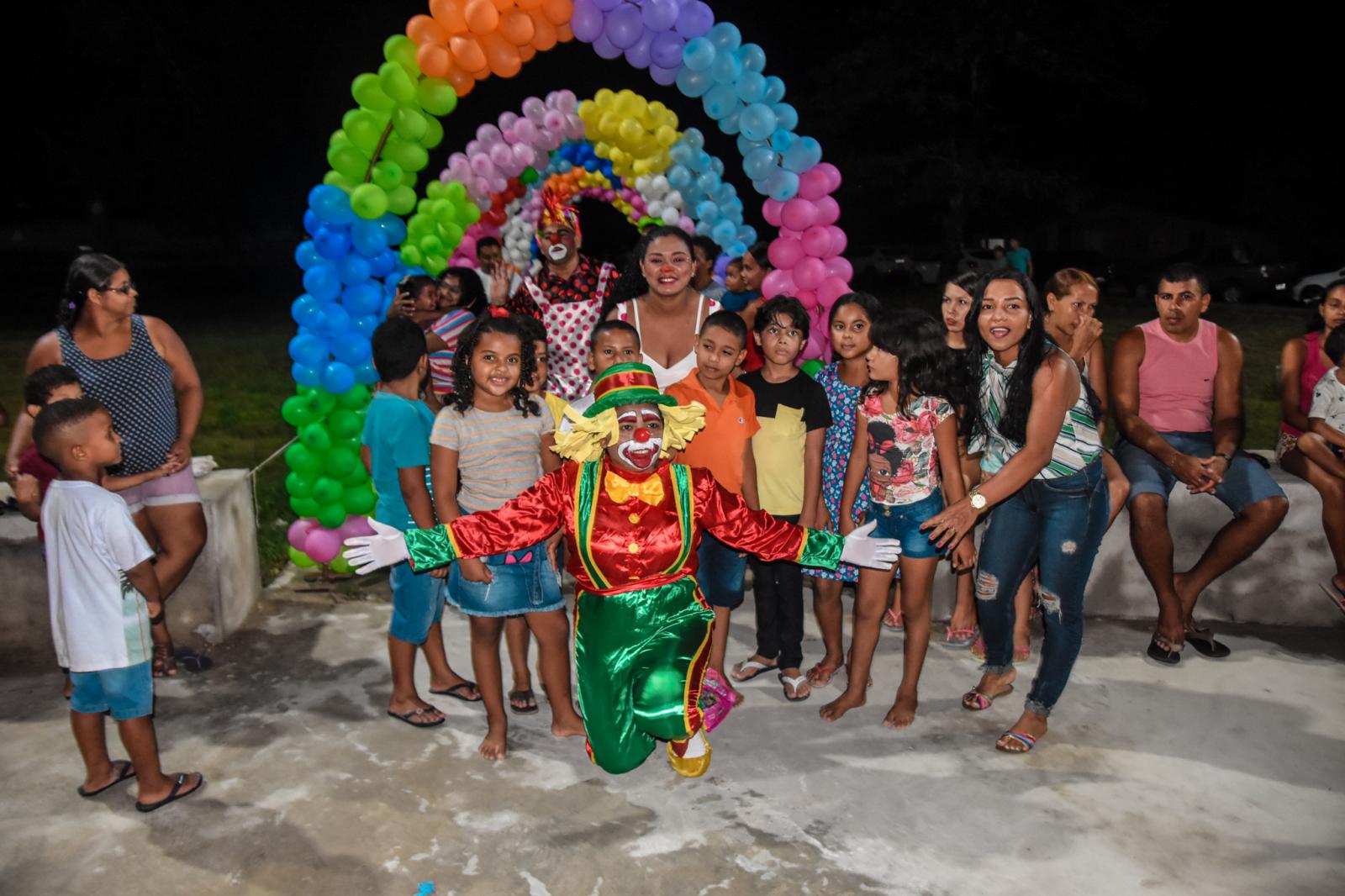 Crianças de Chega Tudo e Limão se divertem em comemoração organizada pela Prefeitura de Centro Novo