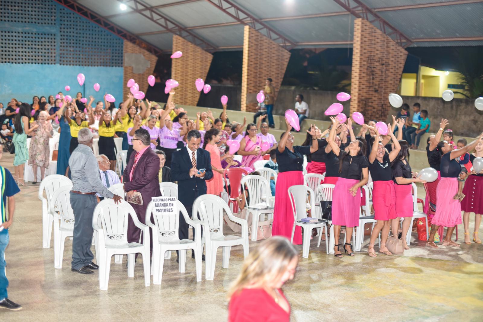 Conferência Mulheres que Brilham emociona