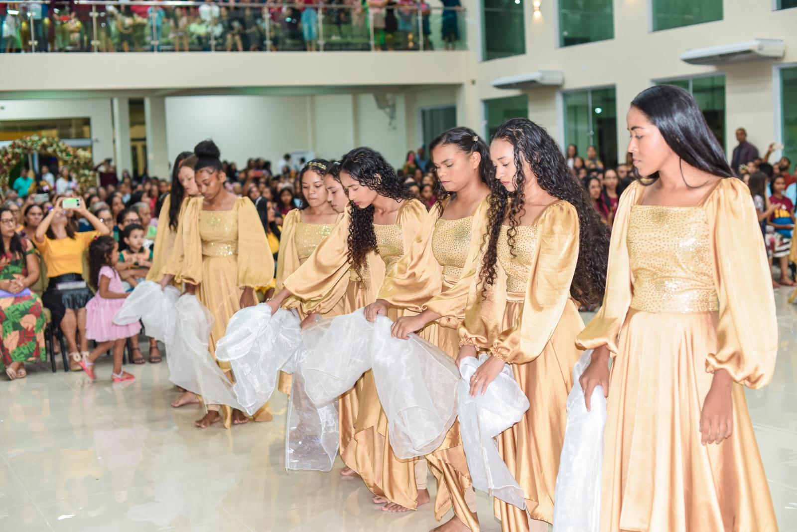 Assembleia de Deus encerra festa de inauguração com louvores, adoração e almas para Cristo