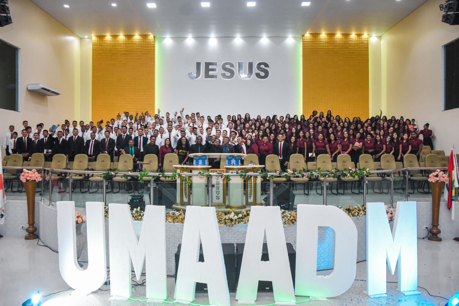 Assembleia de Deus encerra festa de inauguração com louvores, adoração e almas para Cristo