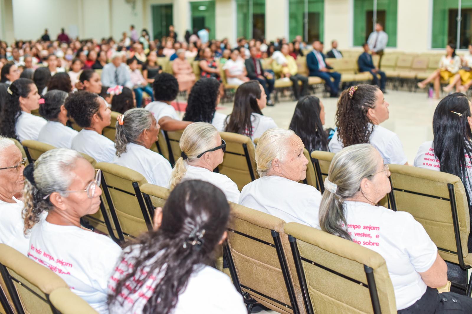 Assembleia de Deus encerra festa de inauguração com louvores, adoração e almas para Cristo