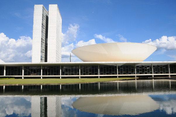 Câmara aprova PEC dos Precatórios após mudanças no texto