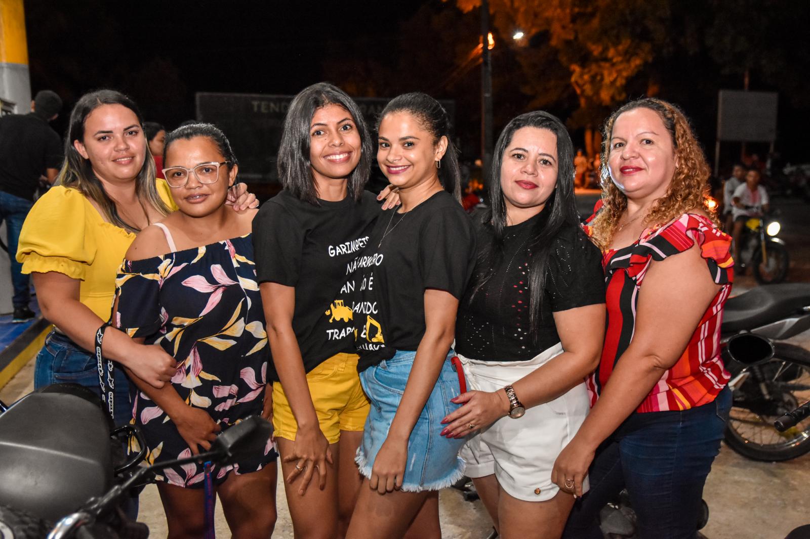 Junior Garimpeiro é recebido com festa pelos seus conterrâneos