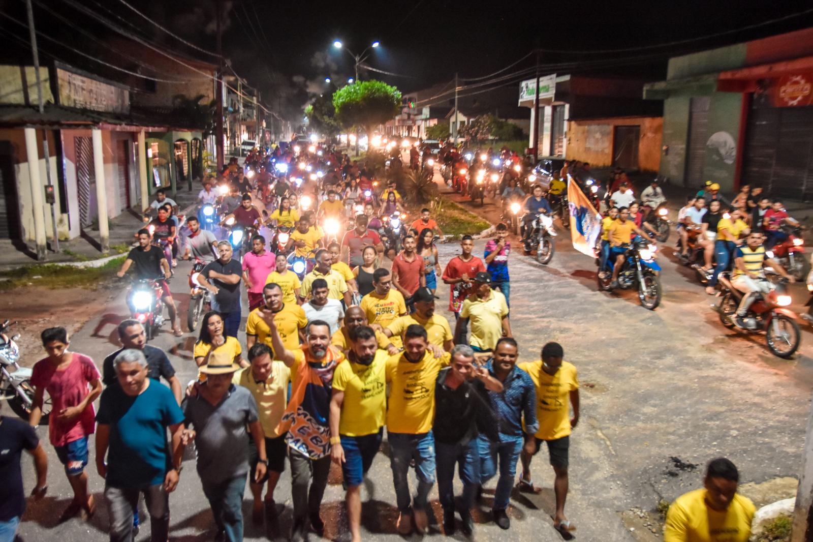 Junior Garimpeiro é recebido com festa pelos seus conterrâneos