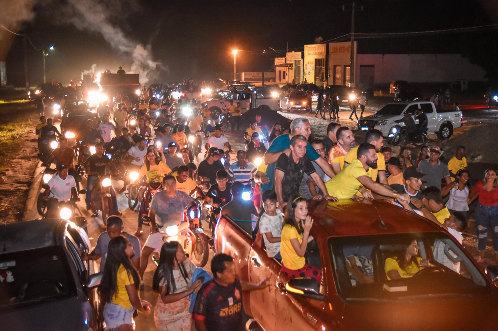 Junior Garimpeiro é recebido com festa pelos seus conterrâneos