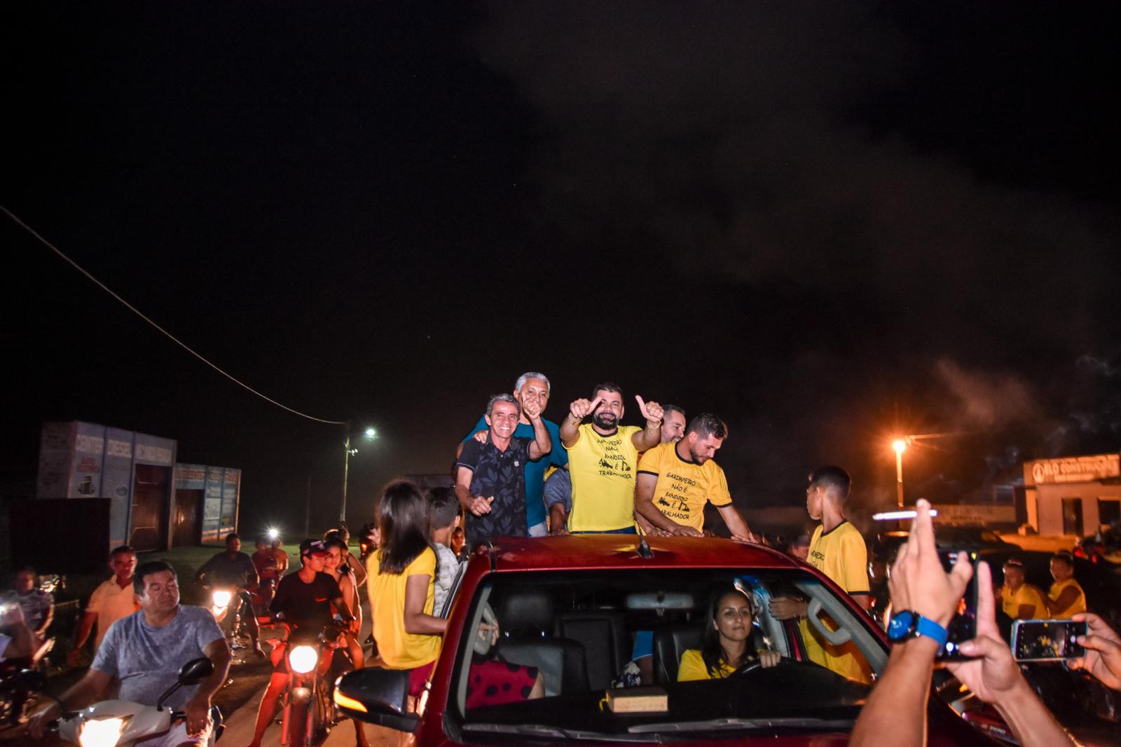 Junior Garimpeiro é recebido com festa pelos seus conterrâneos