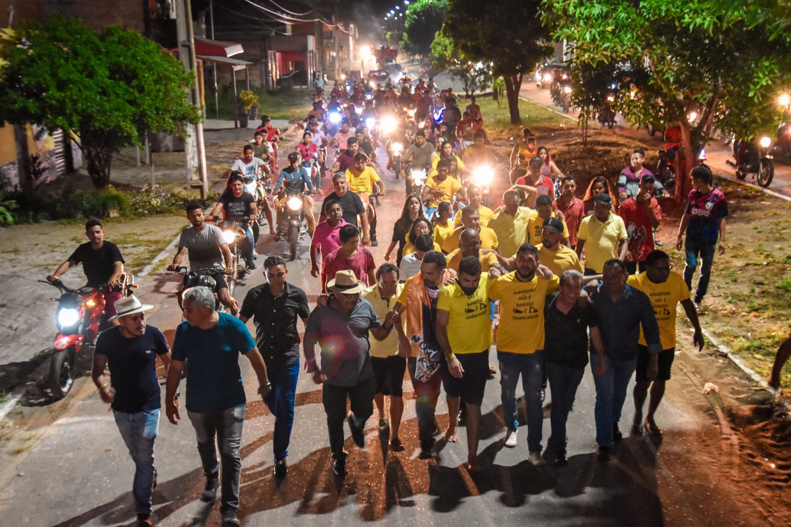 Junior Garimpeiro é recebido com festa pelos seus conterrâneos