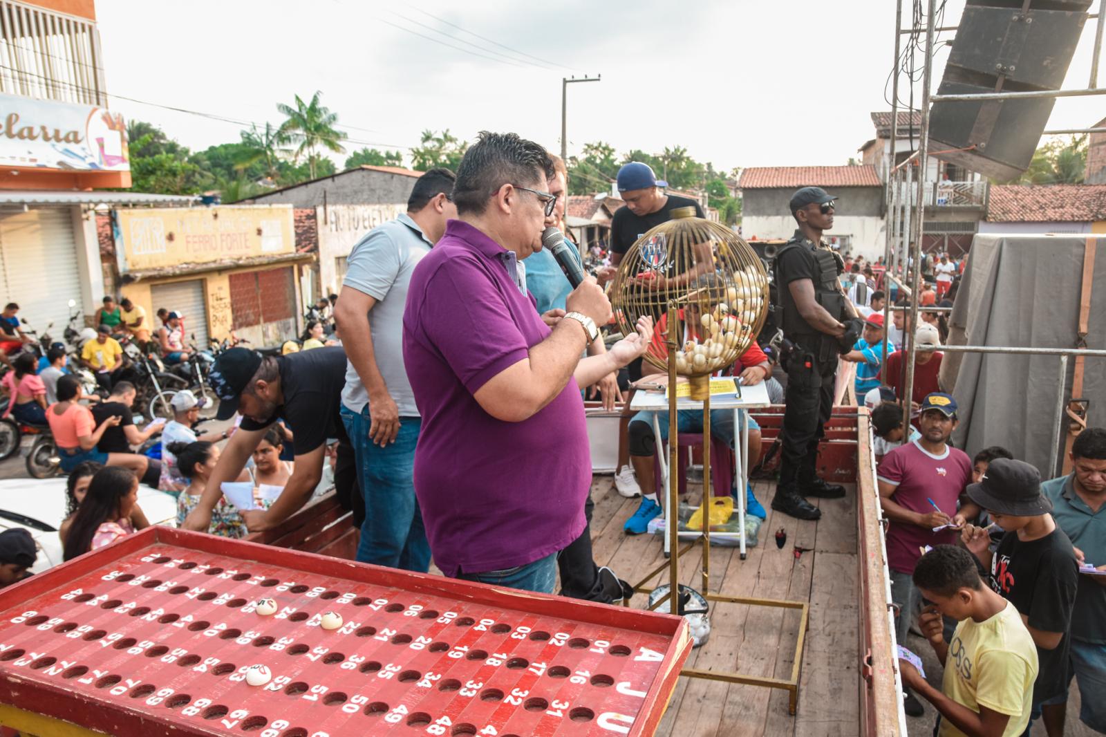 Festival de Prêmios de Maracaçumé reúne multidão em Praça Pública