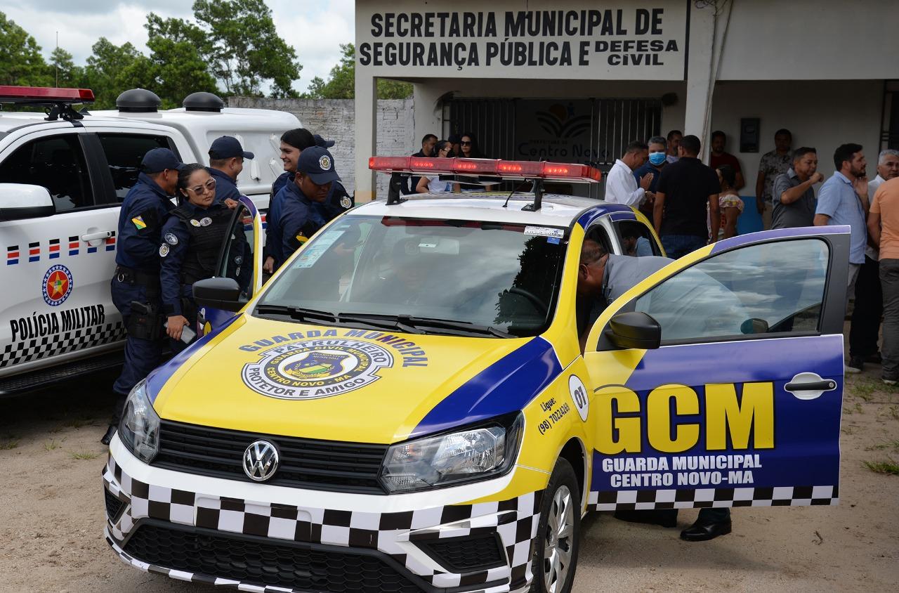 Prefeito Junior Garimpeiro entrega viatura 0 km para Guarda Municipal