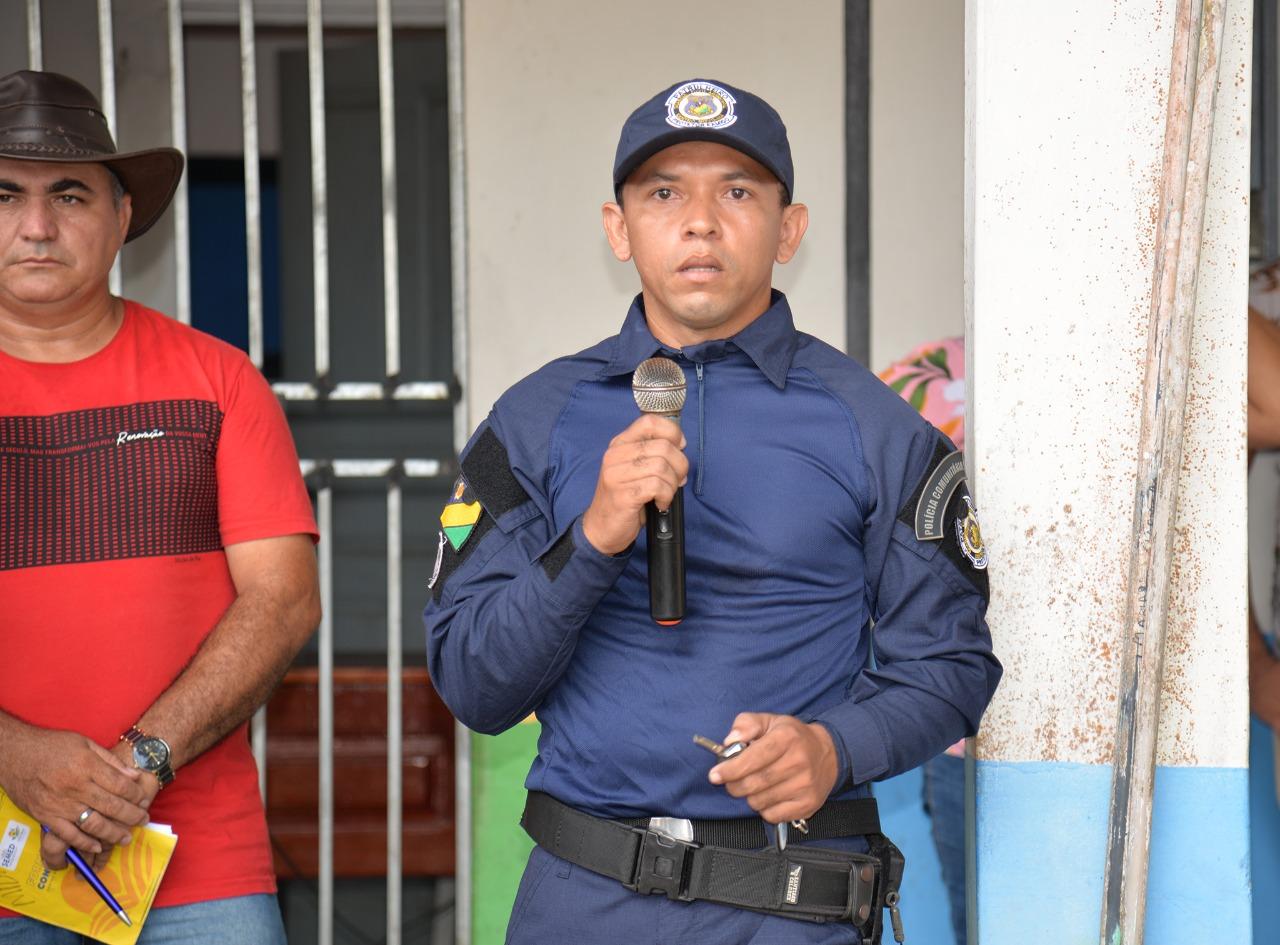 Prefeito Junior Garimpeiro entrega viatura 0 km para Guarda Municipal