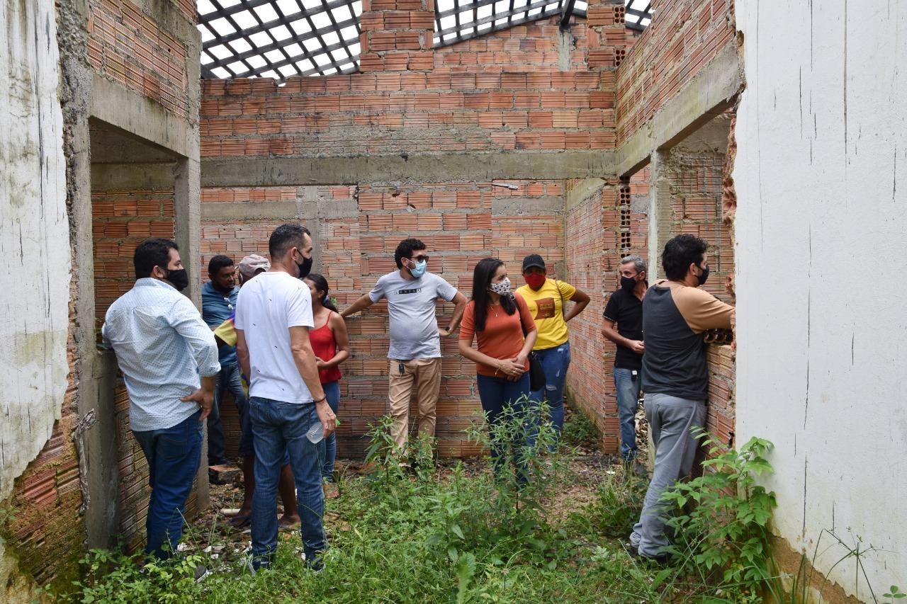 Prefeito Junior Garimpeiro entrega ambulância e inaugura escola em um fim de semana de sonhos realizados