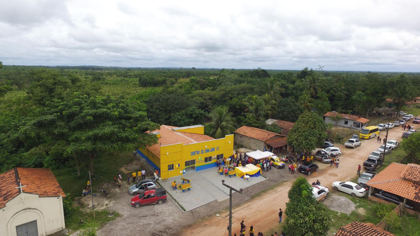 Prefeito Junior Garimpeiro entrega ambulância e inaugura escola em um fim de semana de sonhos realizados