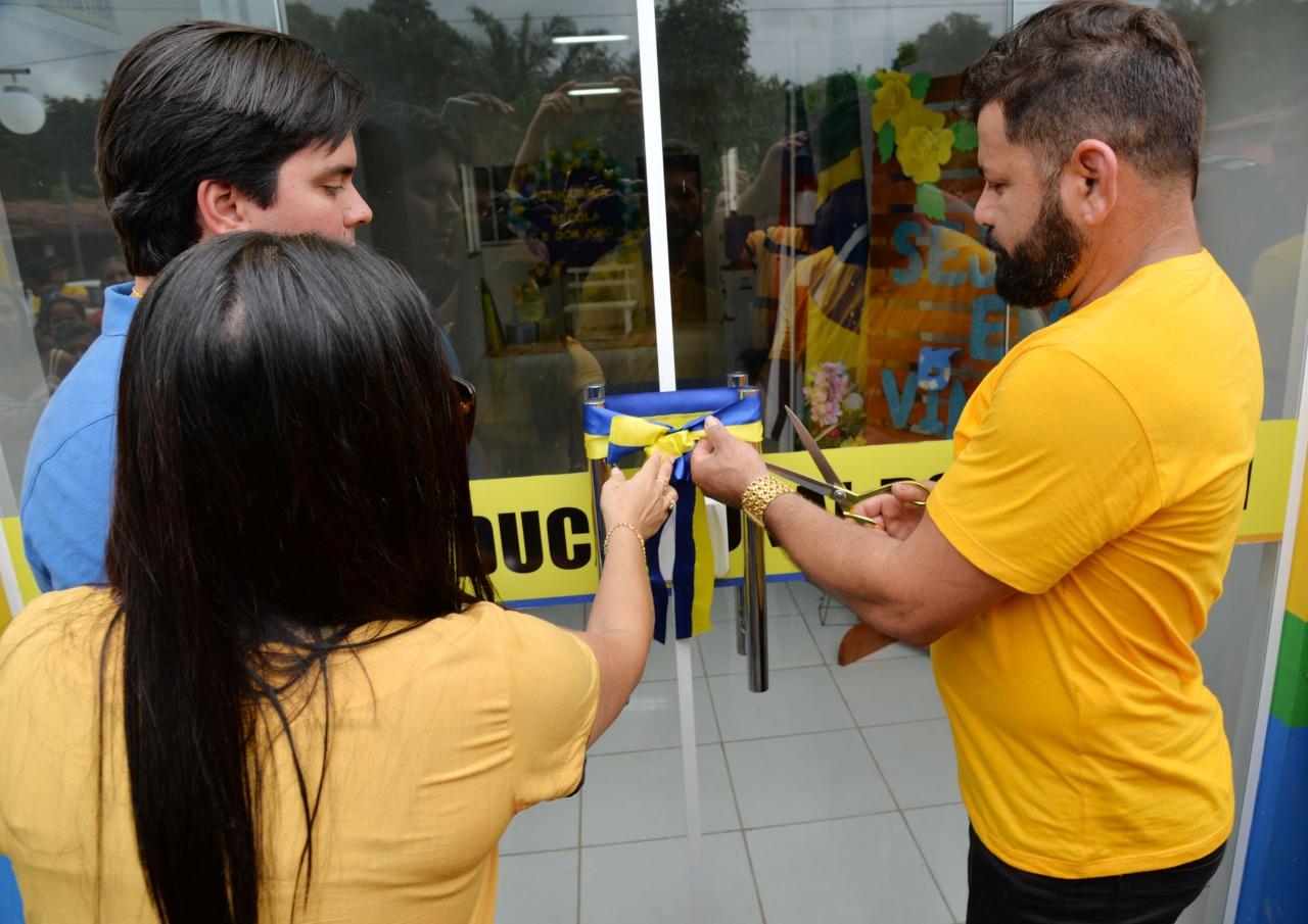 Prefeito Junior Garimpeiro entrega ambulância e inaugura escola em um fim de semana de sonhos realizados