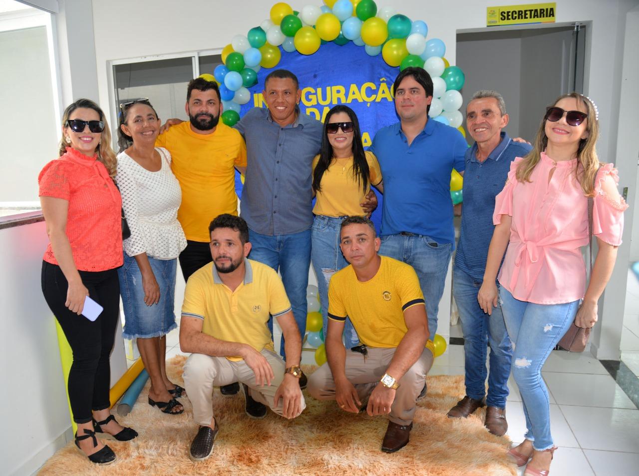 Prefeito Junior Garimpeiro entrega ambulância e inaugura escola em um fim de semana de sonhos realizados