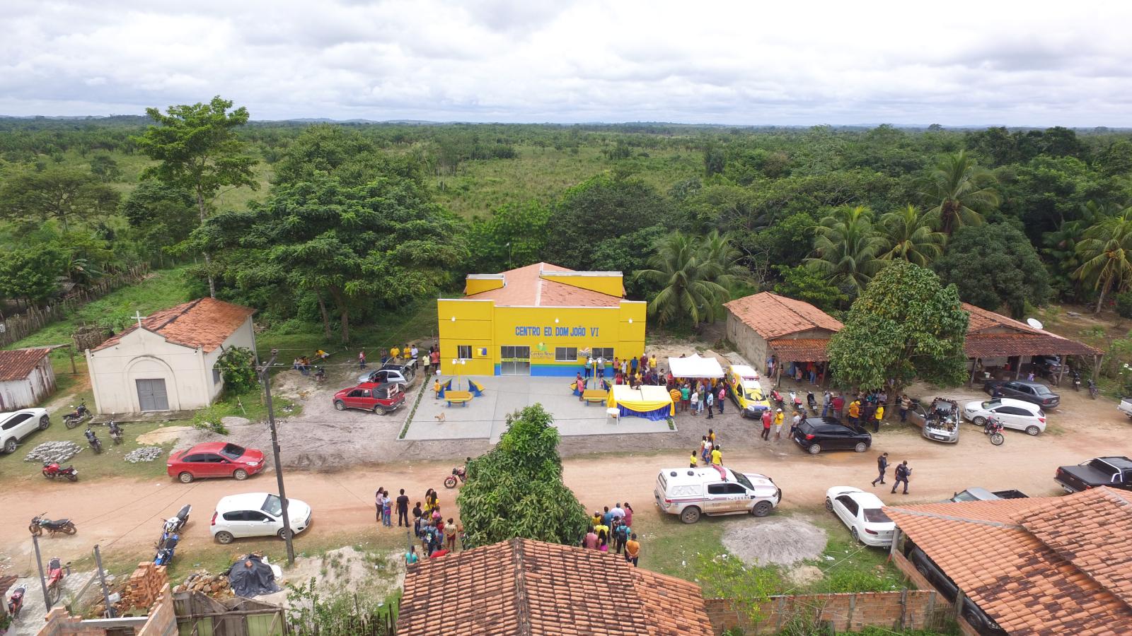 Prefeito Junior Garimpeiro entrega ambulância e inaugura escola em um fim de semana de sonhos realizados