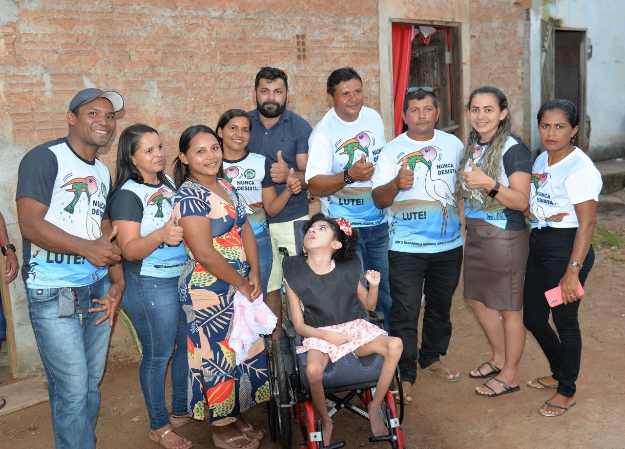 Em parceria com o Grupo Superação, Junior Garimpeiro doa cadeiras de rodas