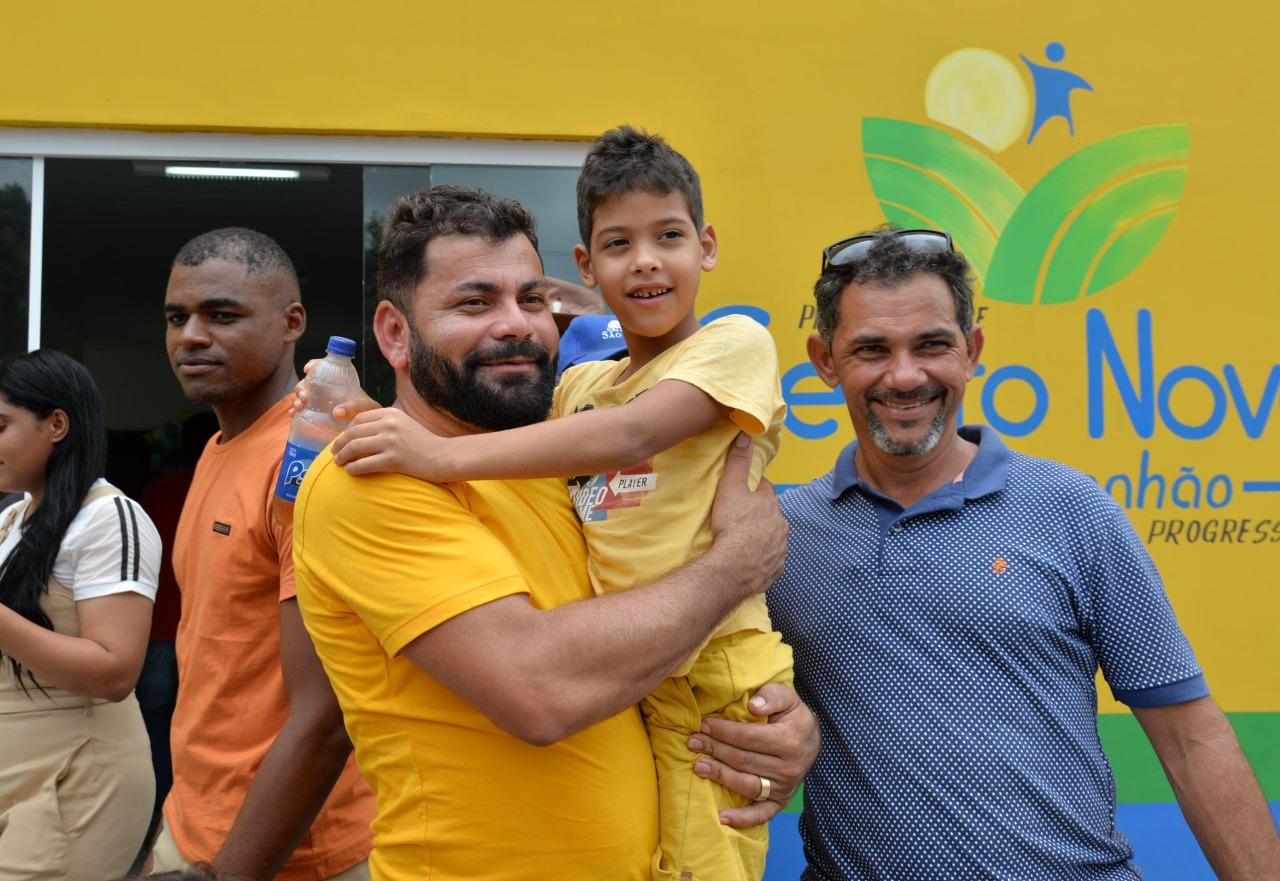 Prefeito Junior Garimpeiro entrega ambulância e inaugura escola em um fim de semana de sonhos realizados