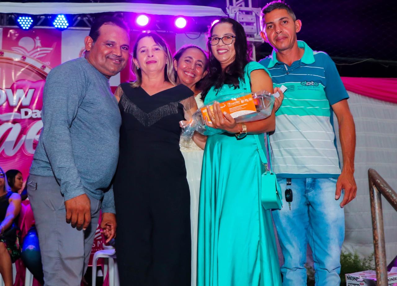 Show das Mães trouxe prêmios, homenagens e carinho na comemoração ao Dia das Mães em Centro Novo