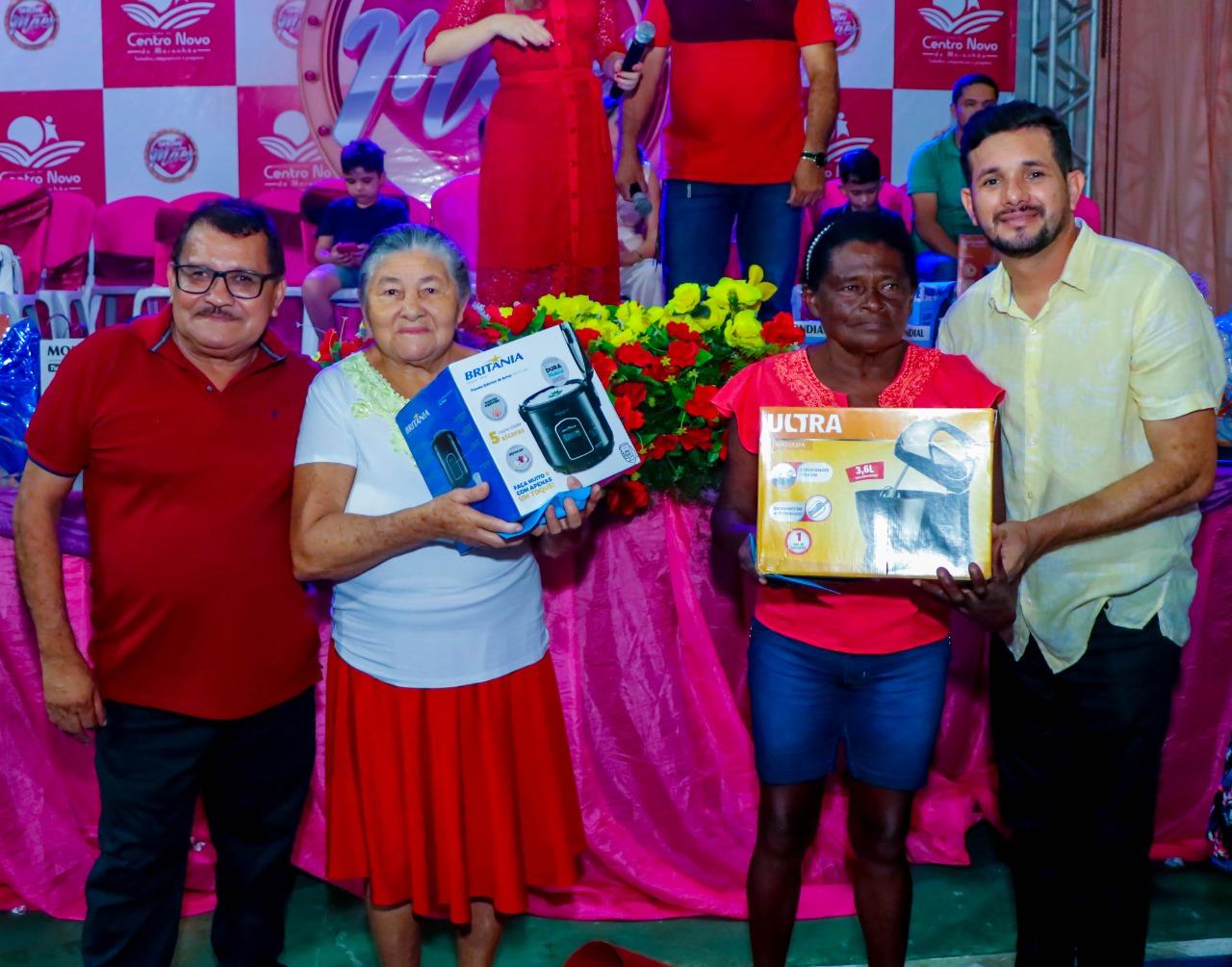 Show das Mães trouxe prêmios, homenagens e carinho na comemoração ao Dia das Mães em Centro Novo