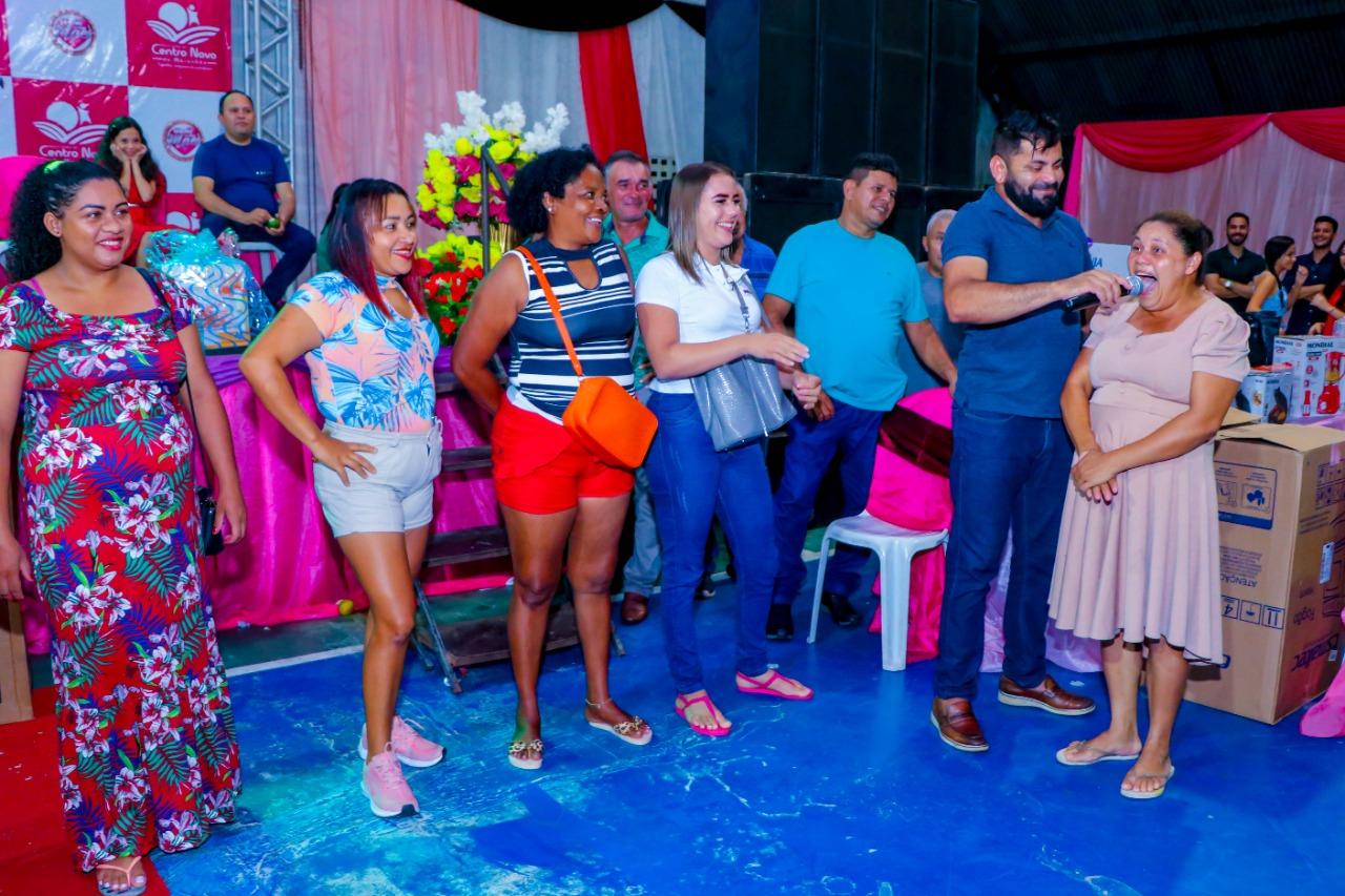 Show das Mães trouxe prêmios, homenagens e carinho na comemoração ao Dia das Mães em Centro Novo