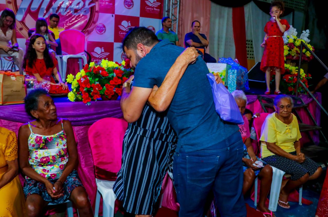 Show das Mães trouxe prêmios, homenagens e carinho na comemoração ao Dia das Mães em Centro Novo