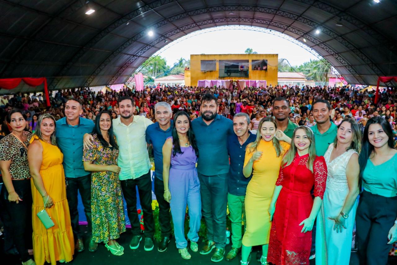 Show das Mães trouxe prêmios, homenagens e carinho na comemoração ao Dia das Mães em Centro Novo