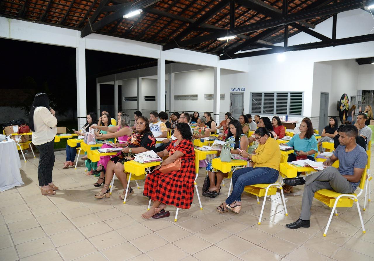 Semed de Centro Novo promove Formação Continuada para professores, coordenadores, gestores e supervisores