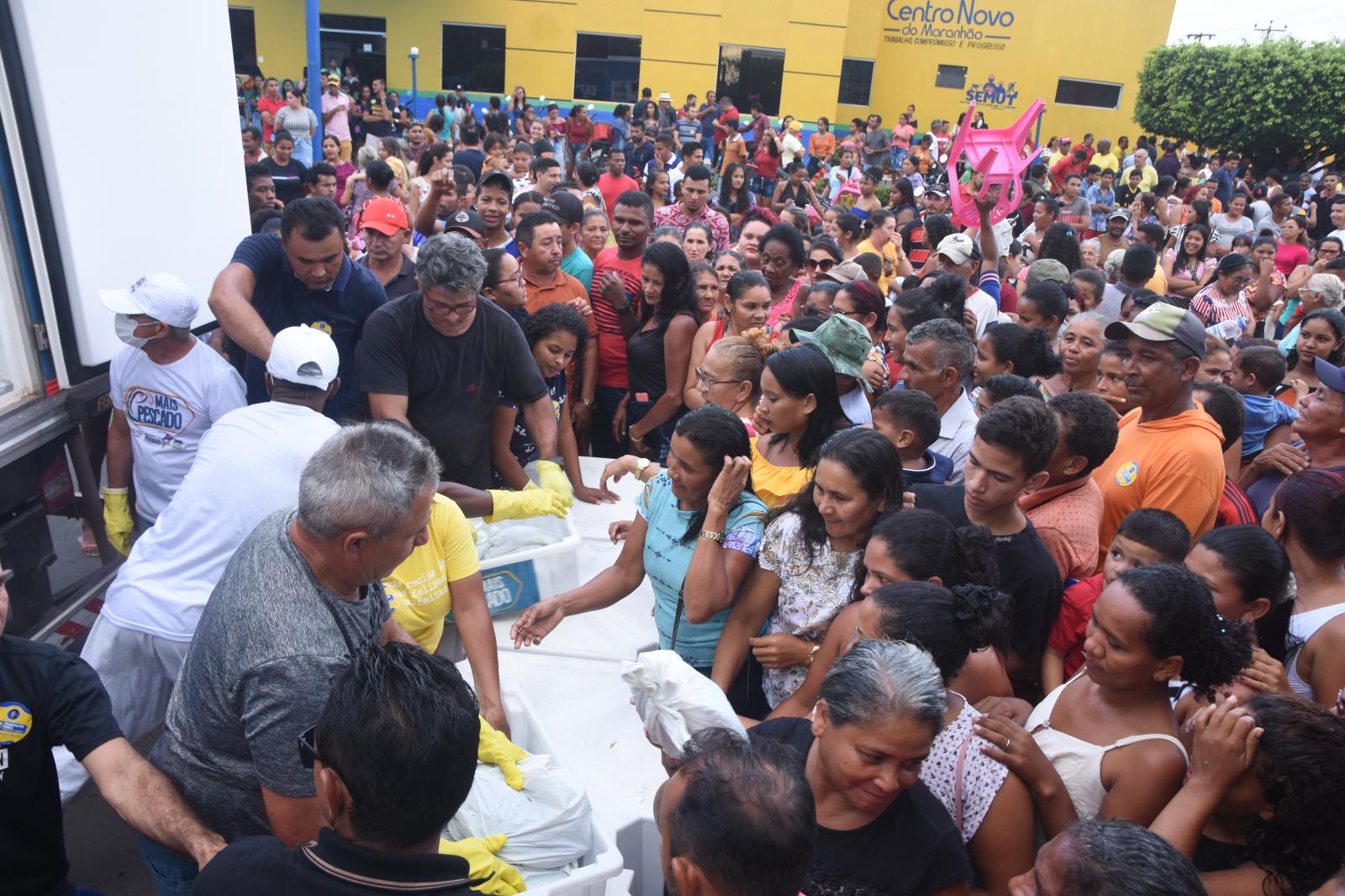 Junior Garimpeiro recepciona equipe do Governo do Maranhão com uma multidão