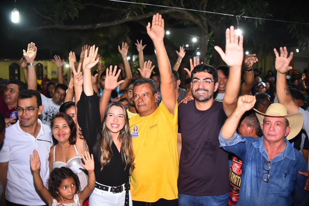 Amanda Gentil visita Pio XII e recebe o carinho da população