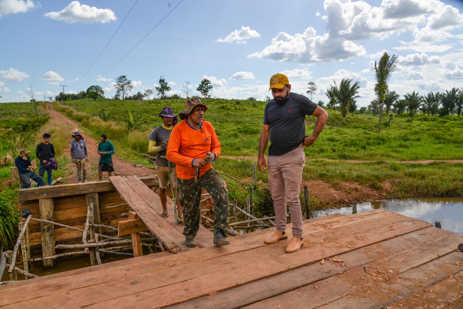 Comitiva “Centro Novo não pode parar” realiza dia de vistoria em estradas e ponte