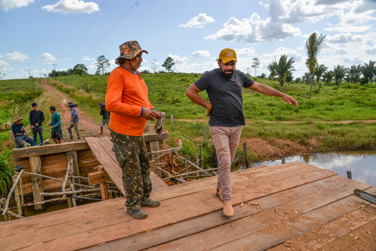 Comitiva “Centro Novo não pode parar” realiza dia de vistoria em estradas e ponte