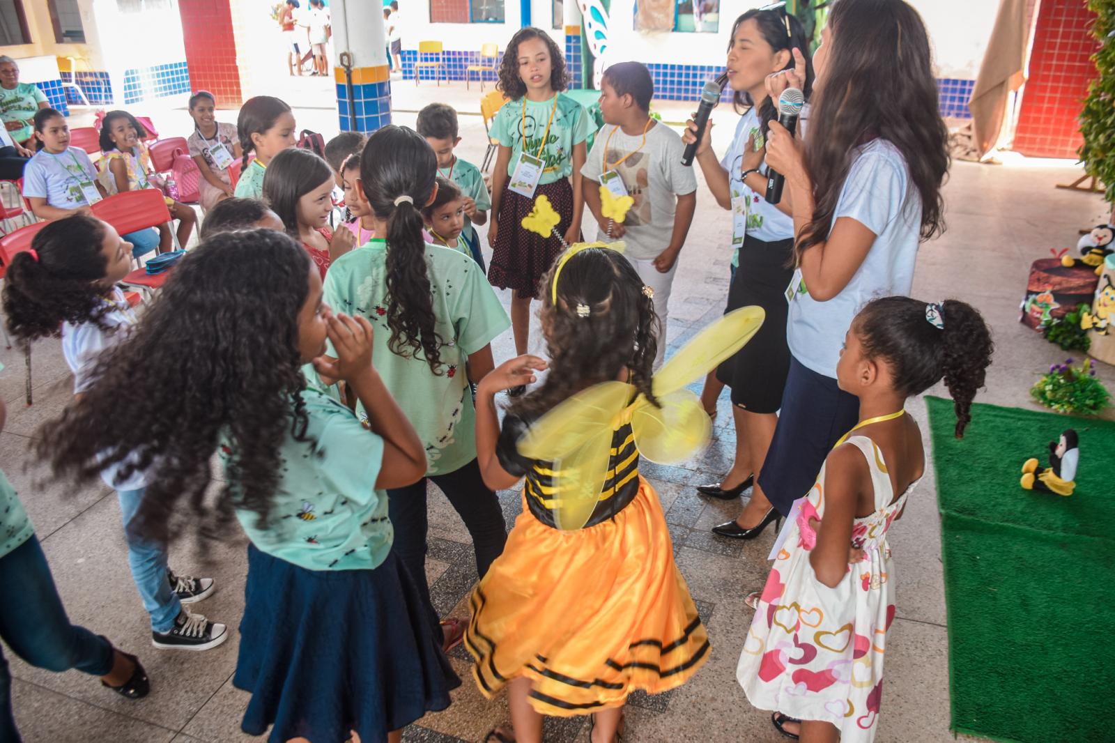 A Escola Cristã de Férias leva orientação e a palavra de Deus as crianças de Maracaçumé