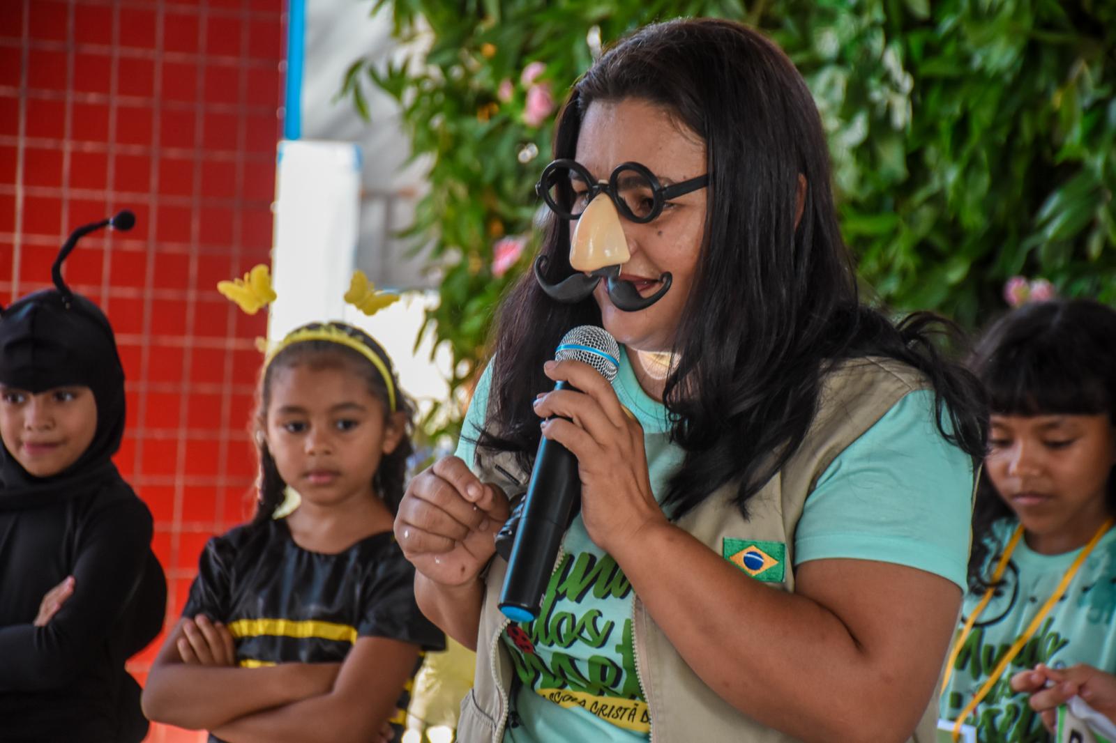 A Escola Cristã de Férias leva orientação e a palavra de Deus as crianças de Maracaçumé