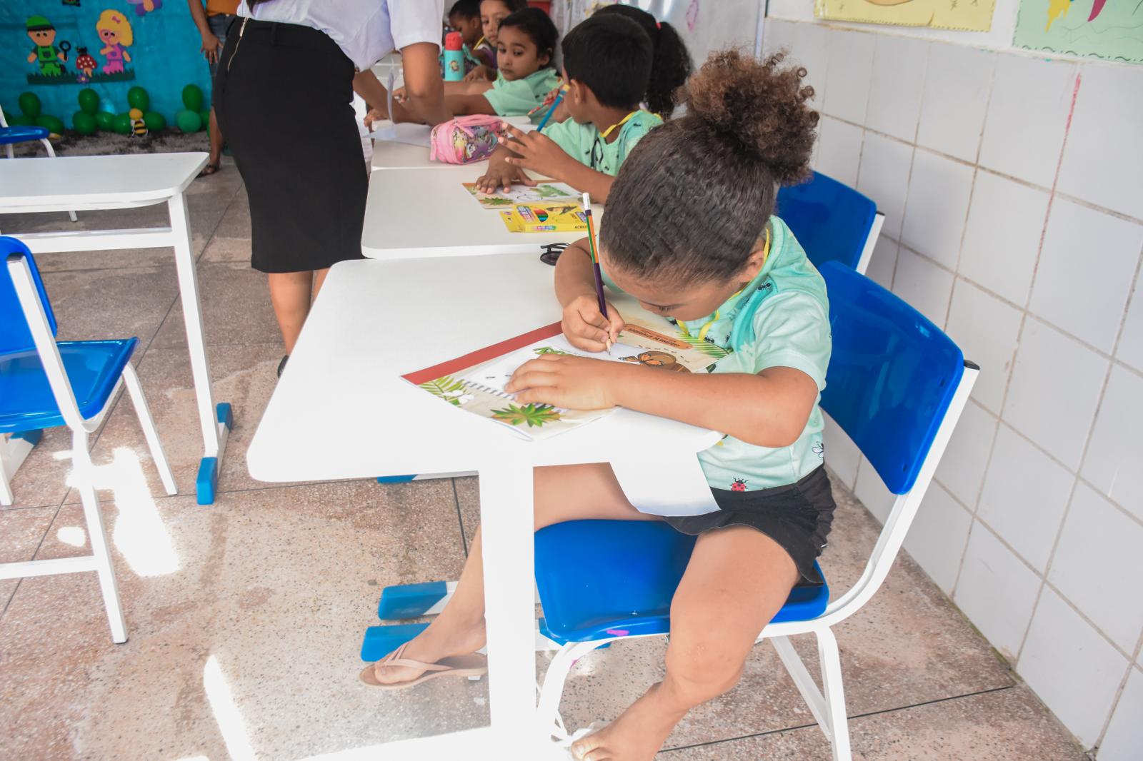 A Escola Cristã de Férias leva orientação e a palavra de Deus as crianças de Maracaçumé