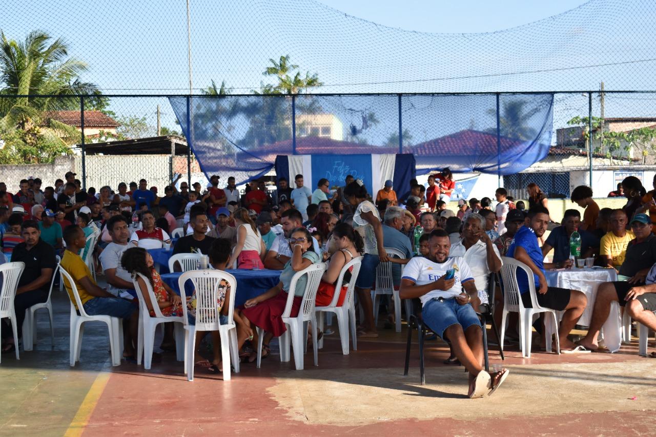 Dia dos Pais comemorado com bingo e show de prêmios em Presidente Médici