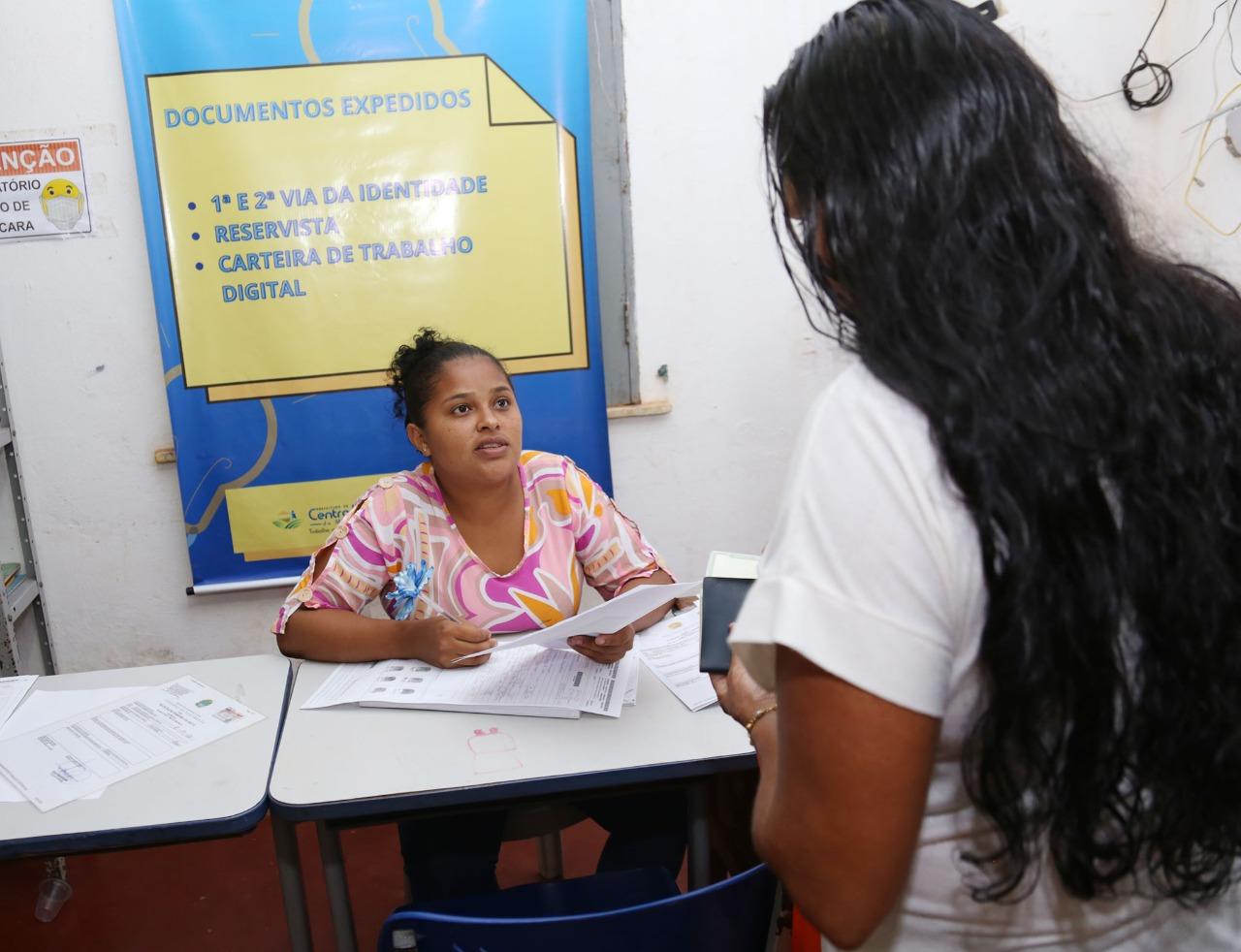 Ação itinerante amplia oferta de serviços sociais aos centronovenses