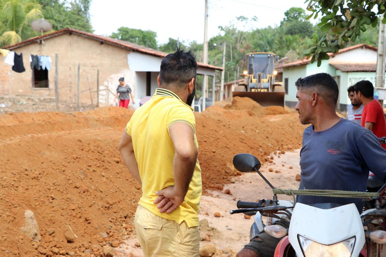 Junior Garimpeiro intensifica ações de melhoria na infraestrutura dos povoados Chega Tudo e Cipoeiro